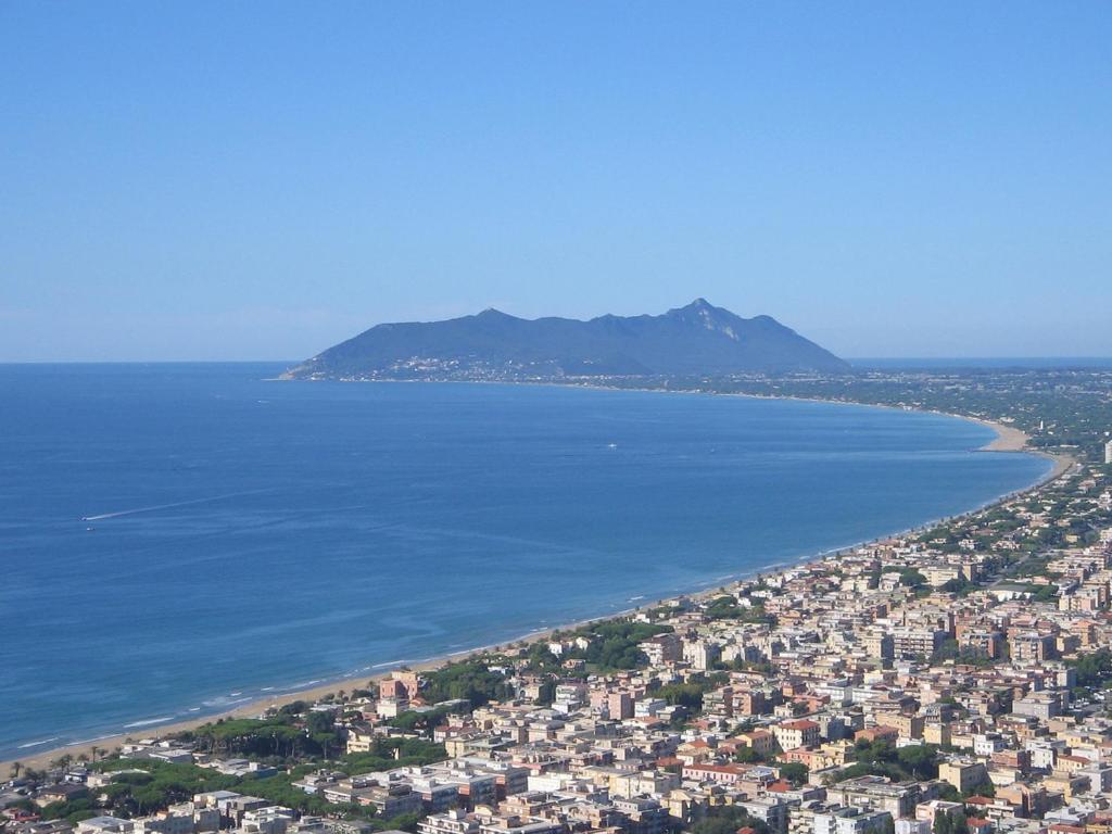 Royal Rooms Terracina Luaran gambar
