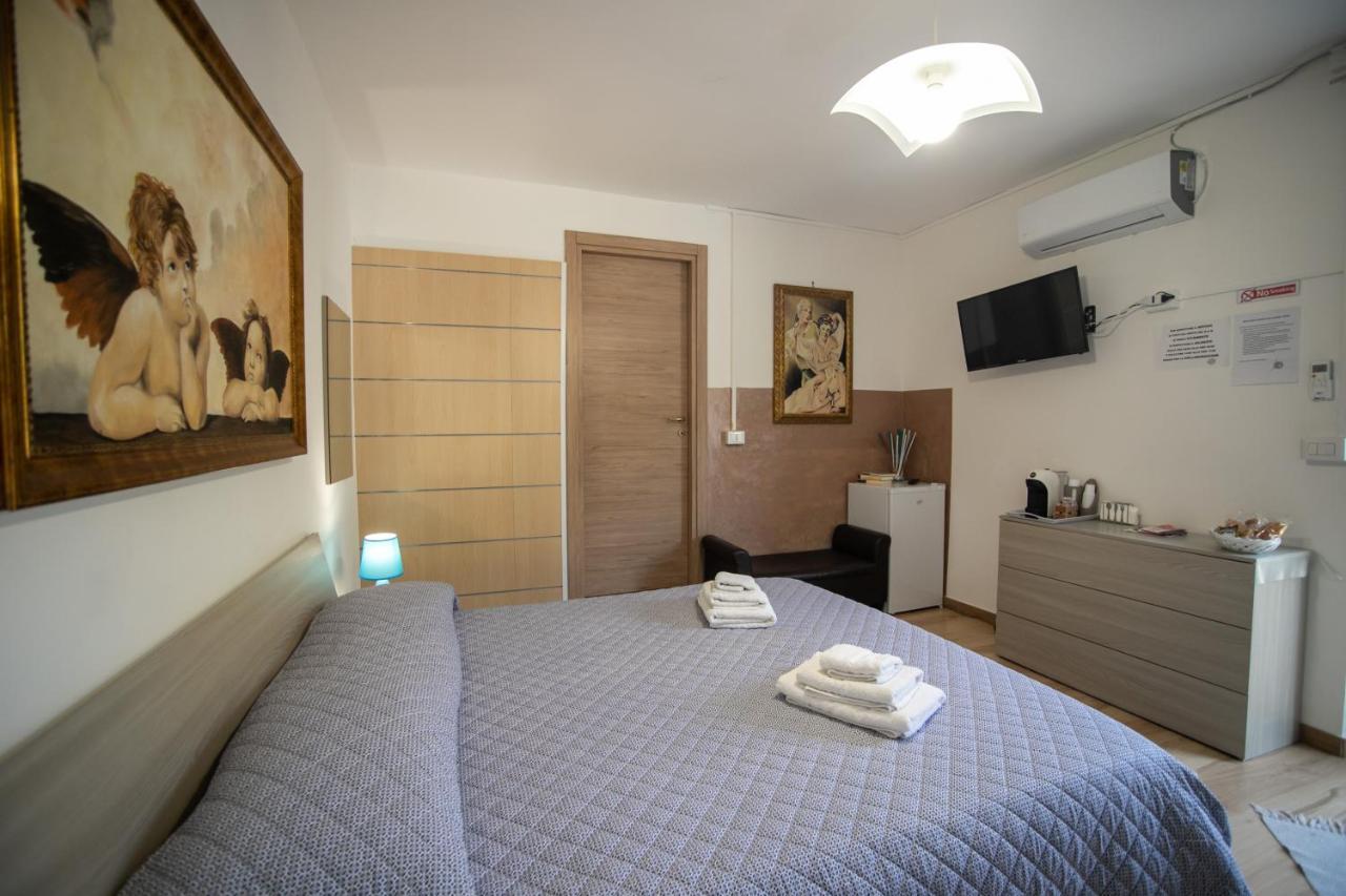 Royal Rooms Terracina Luaran gambar